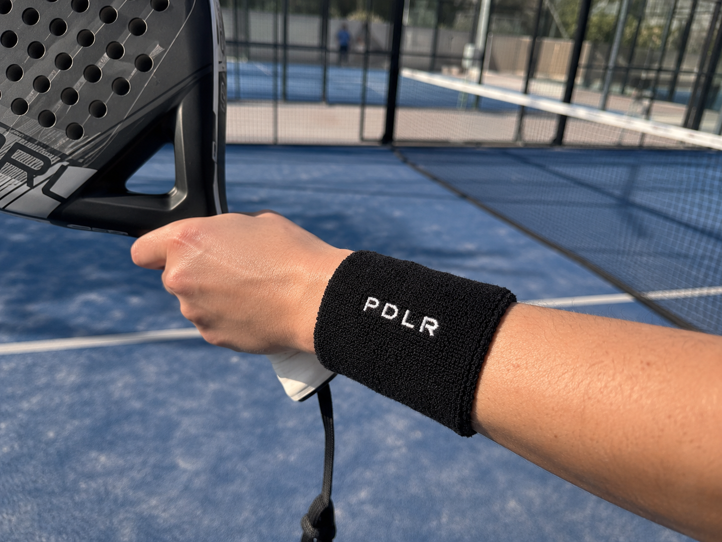 PDLR zweetband pols gedragen